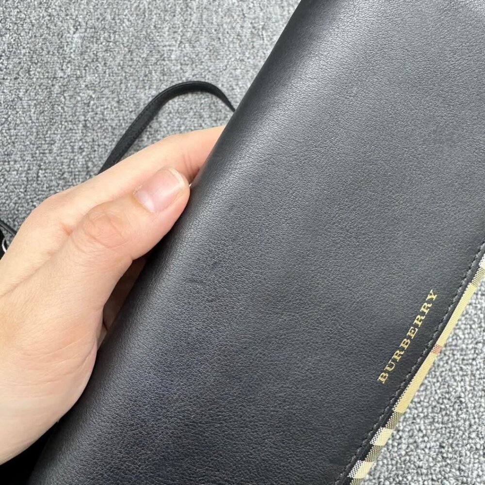 Burberry Leather Shoulder Bag 450-021925 - Picture 4 of 16